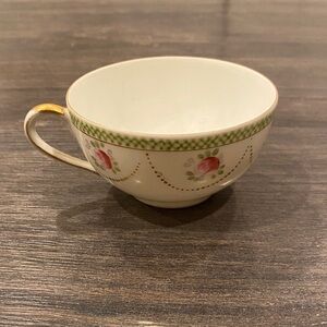 Noritake Floral Teacup with Gold Trim